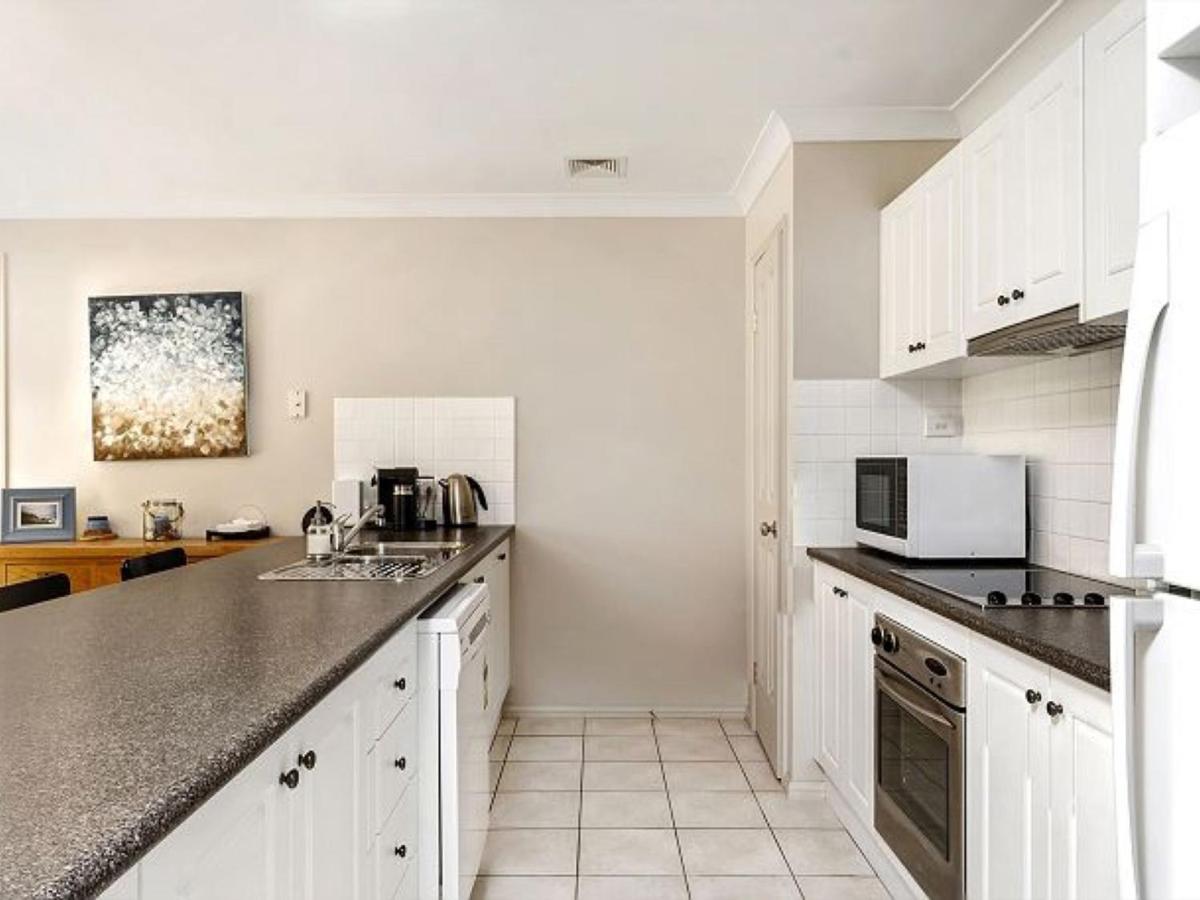 The Porthole Of Huskisson By Experience Jervis Bay Exterior photo